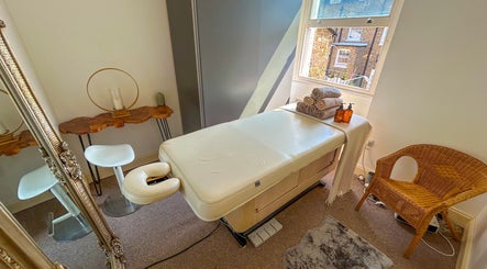 Leme Personal Therapy -  Massage in Victoria image 3
