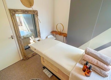 Tranquil massage room at Leme Personal Therapy - MALE Massage & Spa, London, England, GB.