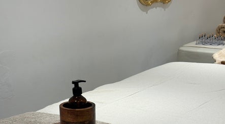 Therapy room at Leme Personal Therapy, London, England, GB, featuring a cozy setup and soothing ambiance.