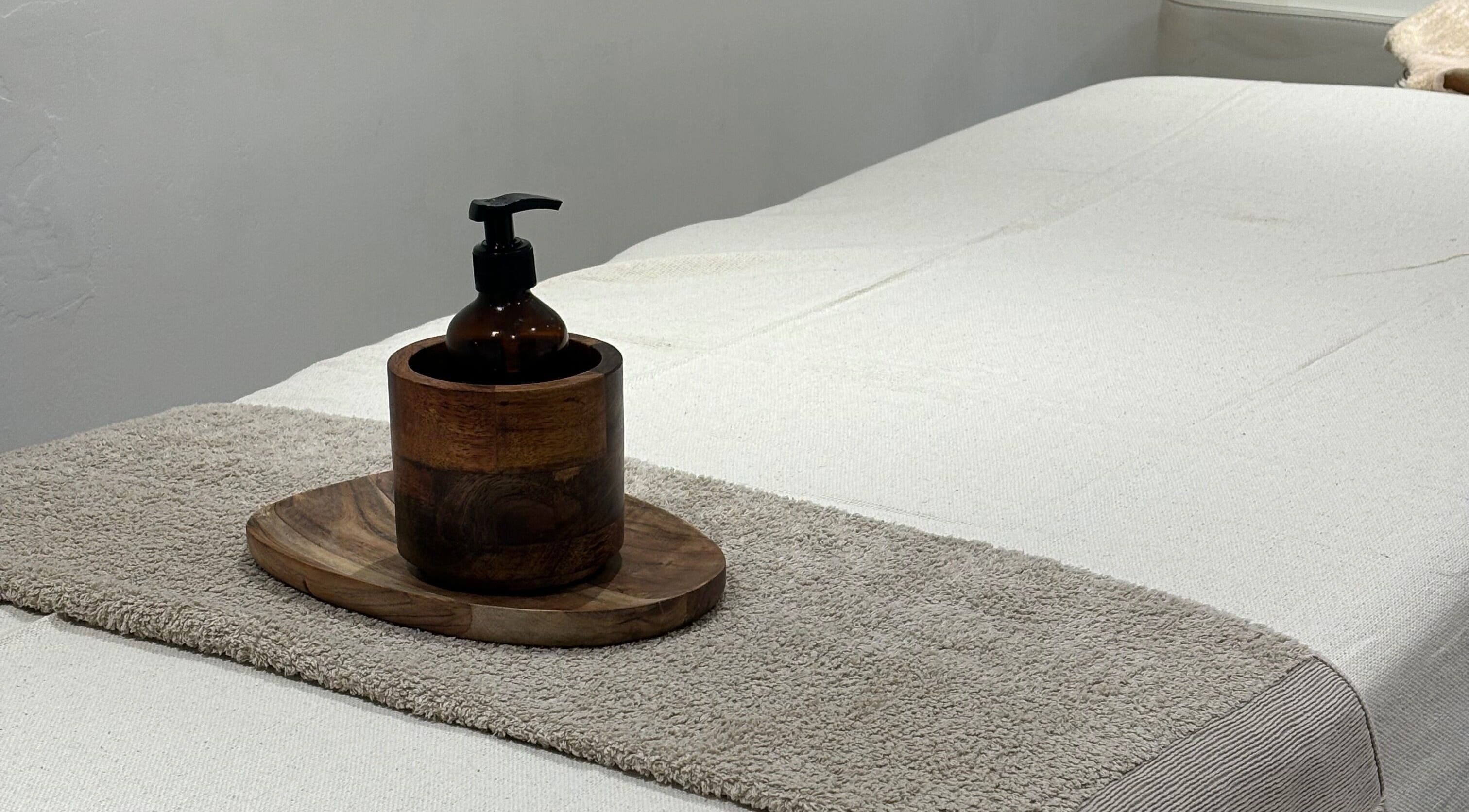 Tranquil therapy room at Leme Personal Therapy, London, England, GB with soothing decor.