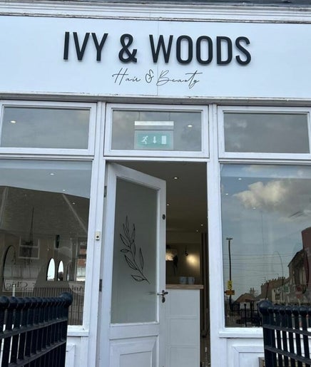 Jess at Ivy and Woods Beauty – obraz 2
