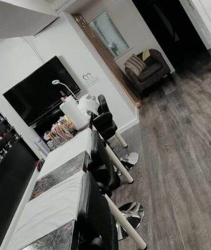 Queen’s Beauty Salon imagem 2