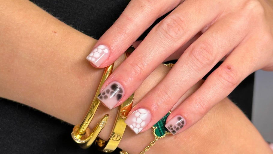 Immagine 1, Milly K Claws