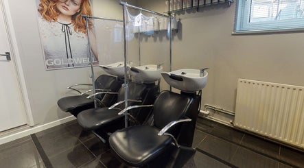 Jonathan Ditton salons image 2