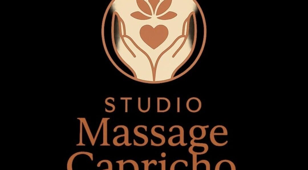 Logo van Studio Massage Capricho in Utrecht, Utrecht, NL toont handen, hartje en bladeren.