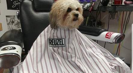 Uppercuts Barbershop LLC