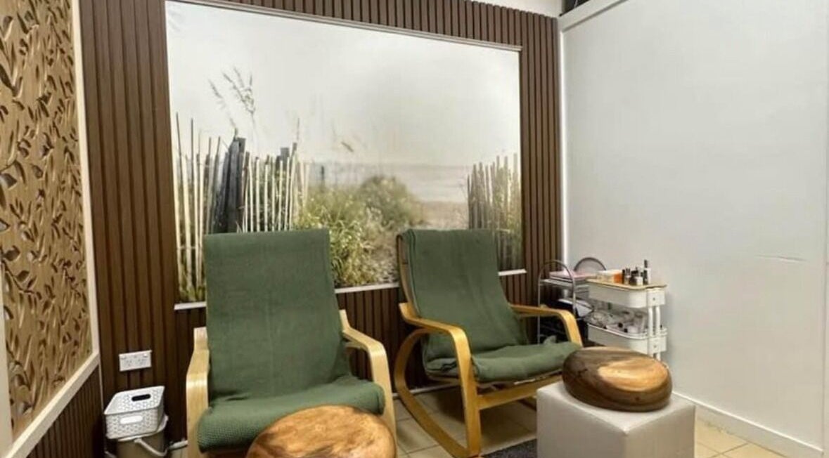 Relaxing chairs at Sg Lounge, Blacktown, New South Wales, AU with serene decor.