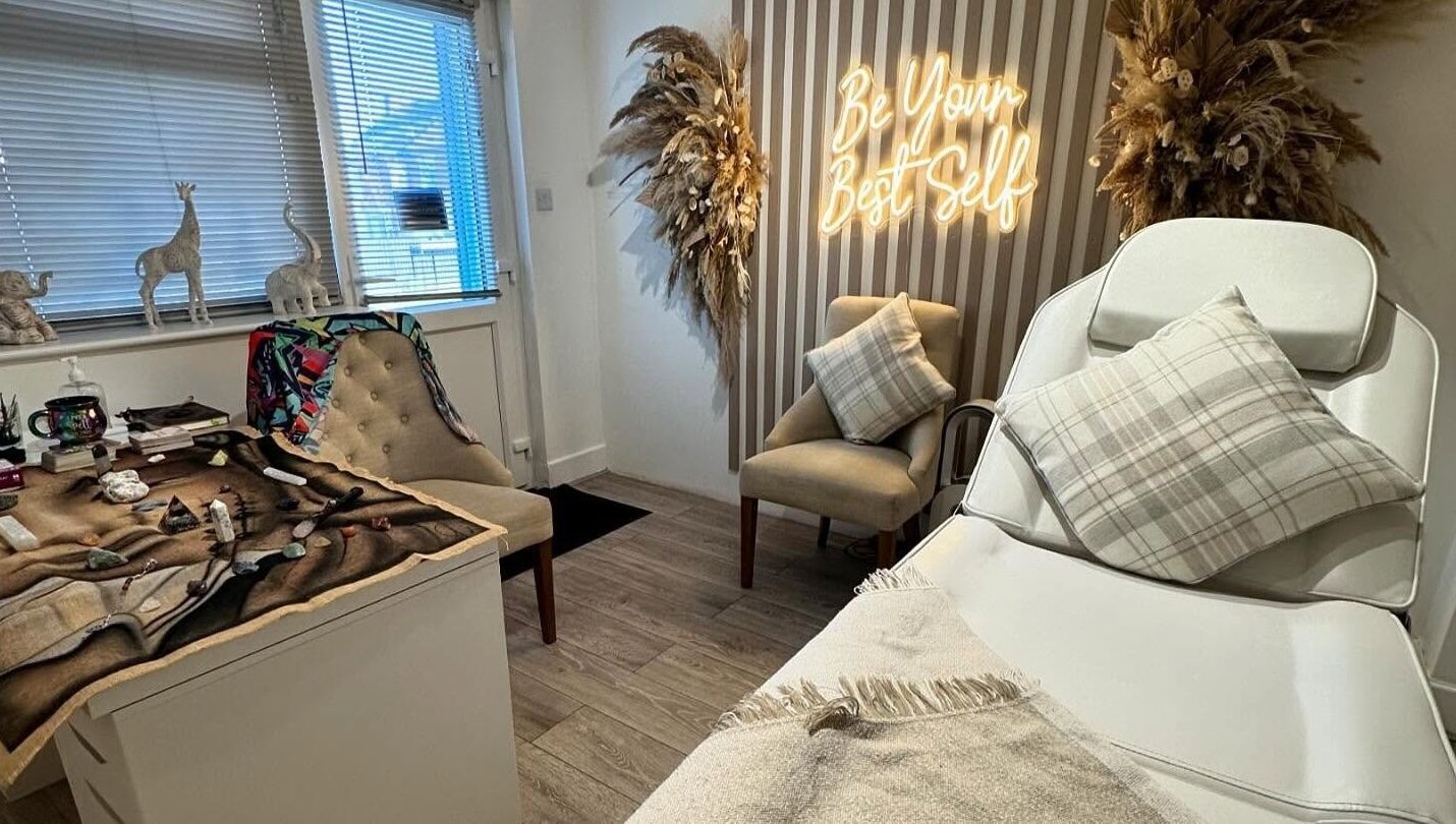 Relaxing wellness space at Belle Moi Beauty in Sutton-in-Ashfield, England, GB with cozy chairs and decor.