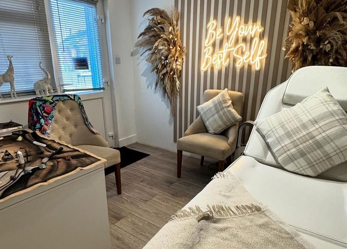 Relaxing wellness space at Belle Moi Beauty in Sutton-in-Ashfield, England, GB with cozy chairs and decor.