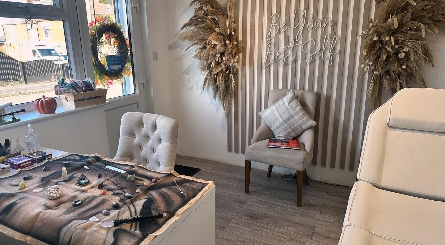 Relaxing space at Belle Moi Beauty, Sutton-in-Ashfield, England, GB with cozy seating and natural decor.