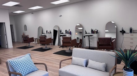Ellie Salon image 2