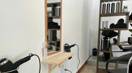 Storbee Salon image 3