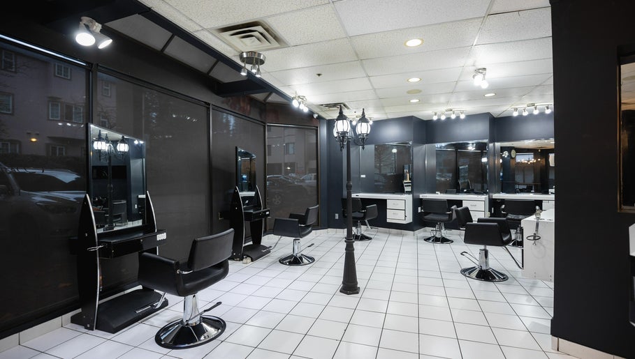 DZ Hair Salon, bild 1