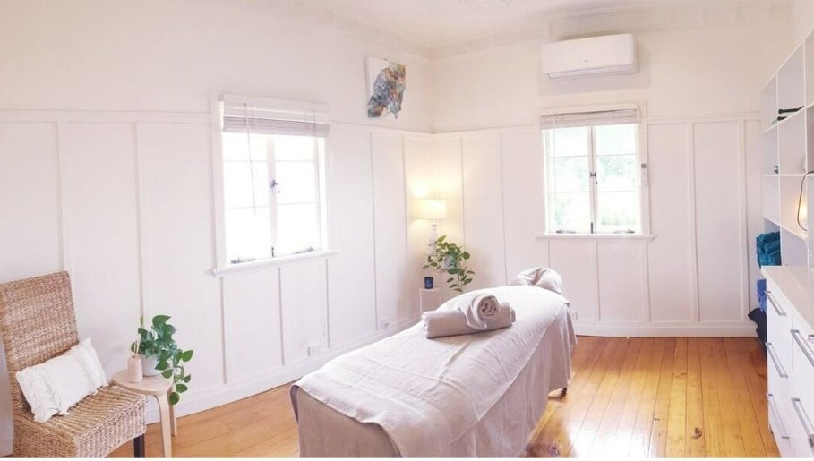 Niggles and Knots Remedial Massage image 1