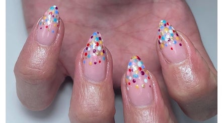 LM Beauty image 2
