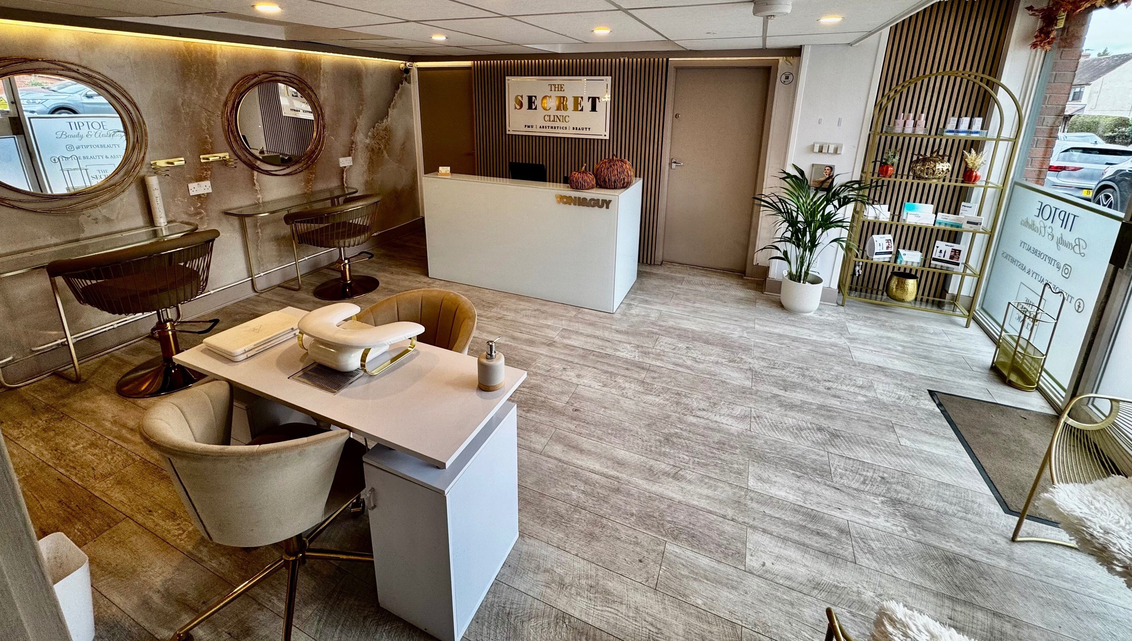 Elegant interior of The Secret Clinic✨️ in Nuneaton, England MP, GB featuring modern decor and seating.