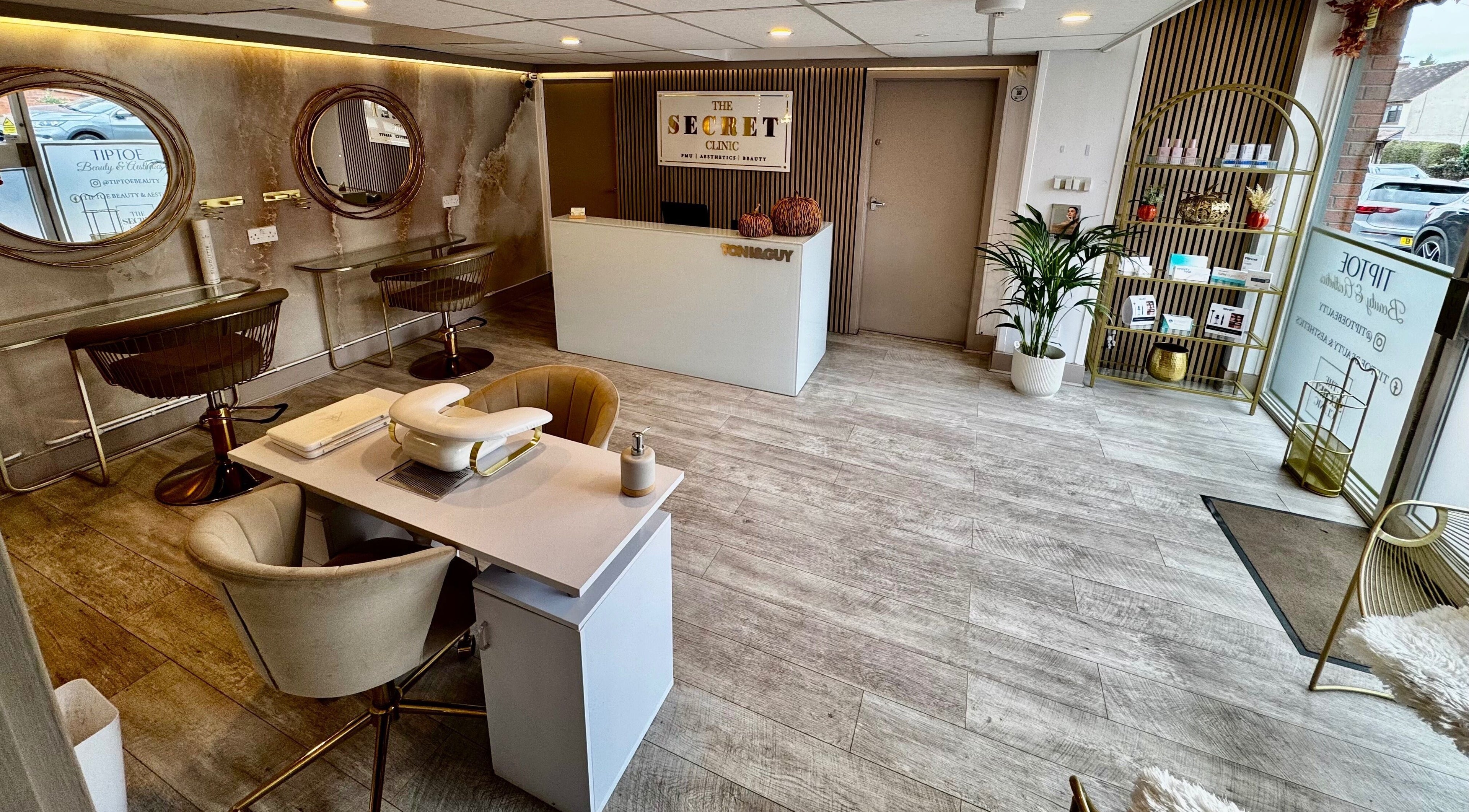 Elegant interior of The Secret Clinic✨️ in Nuneaton, England MP, GB featuring modern decor and seating.