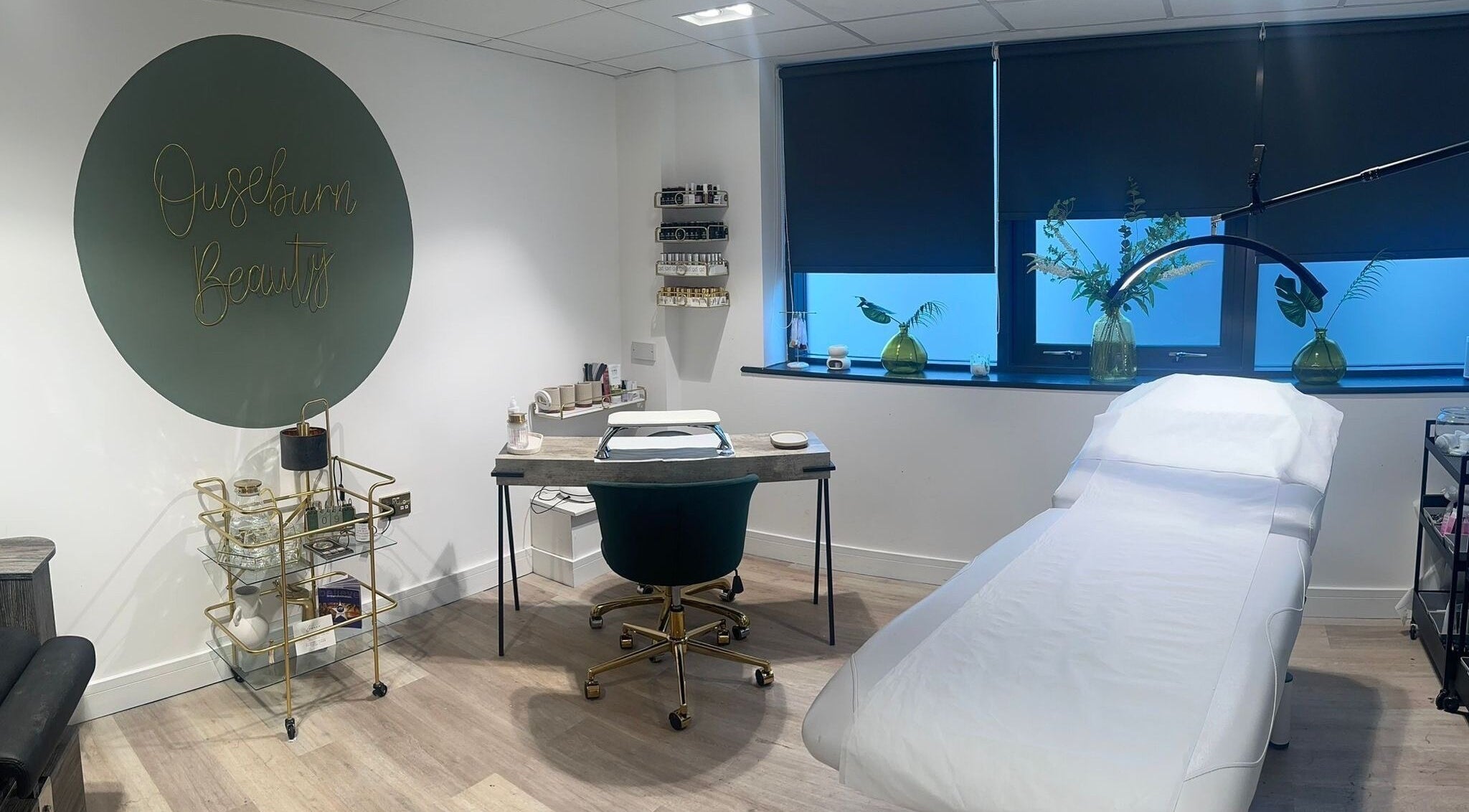 Elegant spa room at Boilerhouse Ouseburn Beauty & Head Spa, Newcastle upon Tyne, England, GB. Modern furnishings.