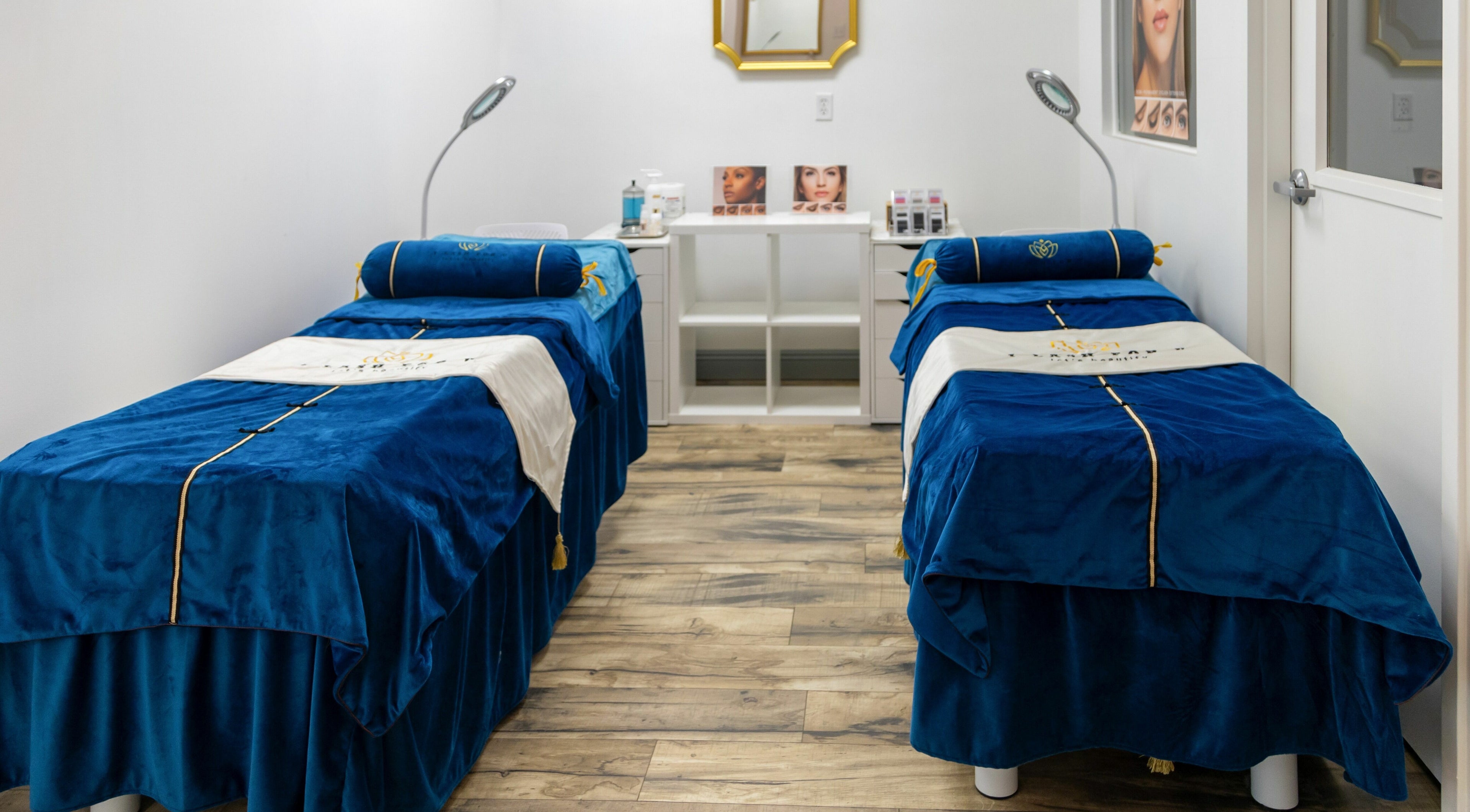 Luxurious blue treatment beds at I Lash For U, Saratoga Springs, Utah for ultimate relaxation.
