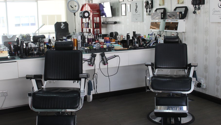 Image de Jomni Semeeh Grooming Lounge 1