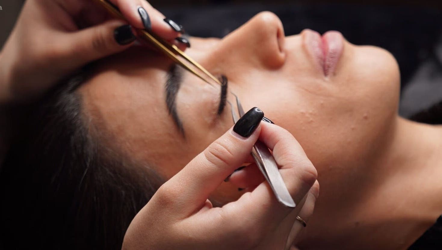 Expert eyelash extension at Union Lash & Brow, San Francisco, California, US.