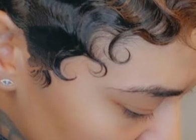 Close-up of elegant finger waves hairstyle at Virtuosa Hair Atelier Hairdressing, Hemel Hempstead, England, GB.