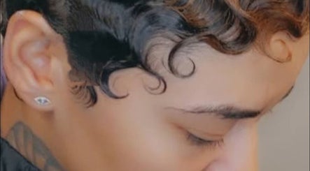Close-up of elegant finger waves hairstyle at Virtuosa Hair Atelier Hairdressing, Hemel Hempstead, England, GB.