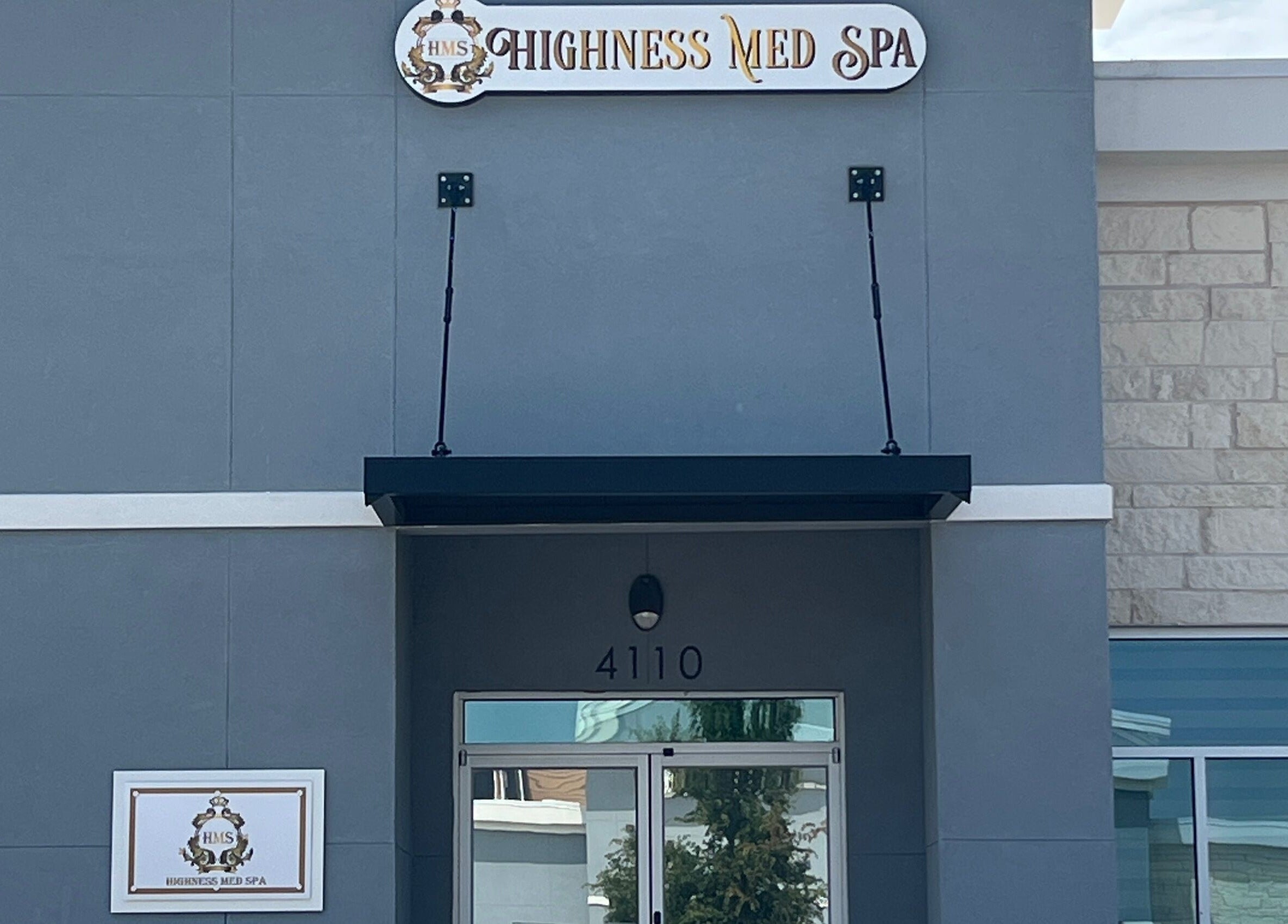 Front view of Highness Med Spa in Allen, Texas, showcasing the modern and welcoming entrance.