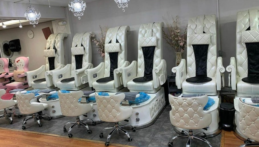 Nail Creations Lounge and Spa imaginea 1