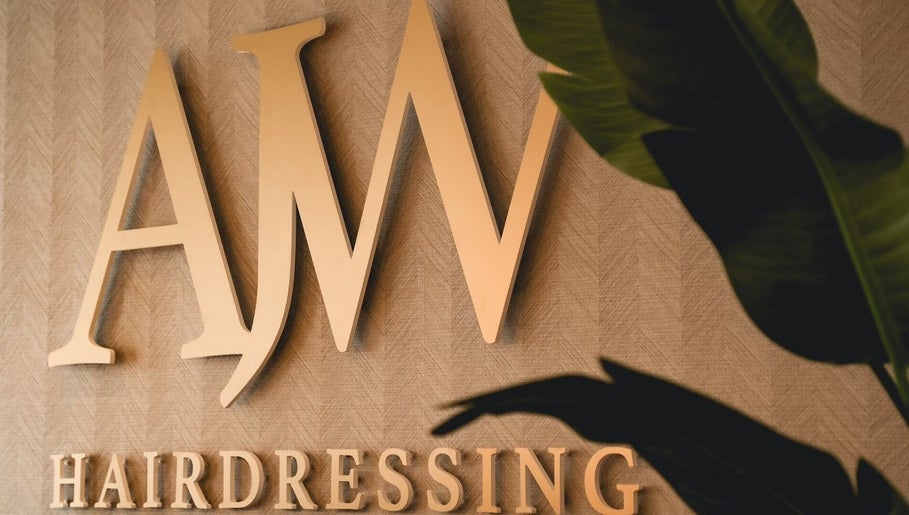 AJW Hairdressing imagem 1