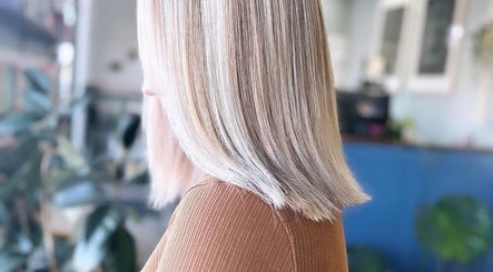 Rundle Roots Salon, bild 3