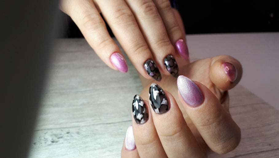 Маникюрный кабинет "GLAMOUR" изображение 1