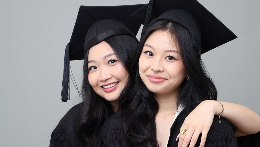 Graduates at Photonow @ Centrepoint, Singapore, Singapore, SG celebrating their achievements in style.