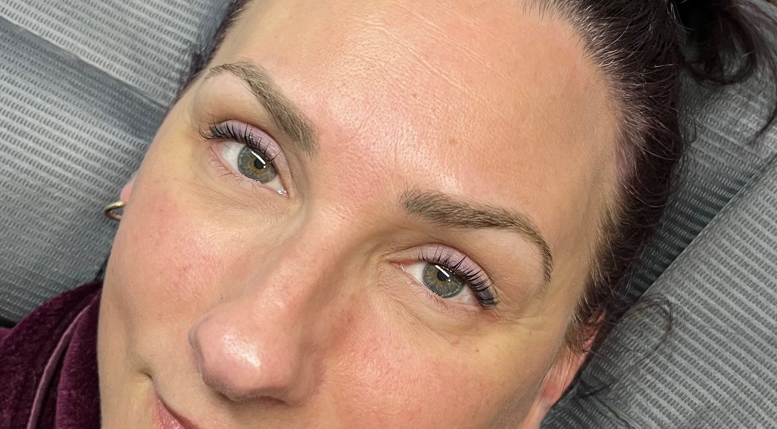 Close-up of eyelash extensions at Lo’s Lashes, Oshawa, Ontario, CA, showcasing detailed lash work.