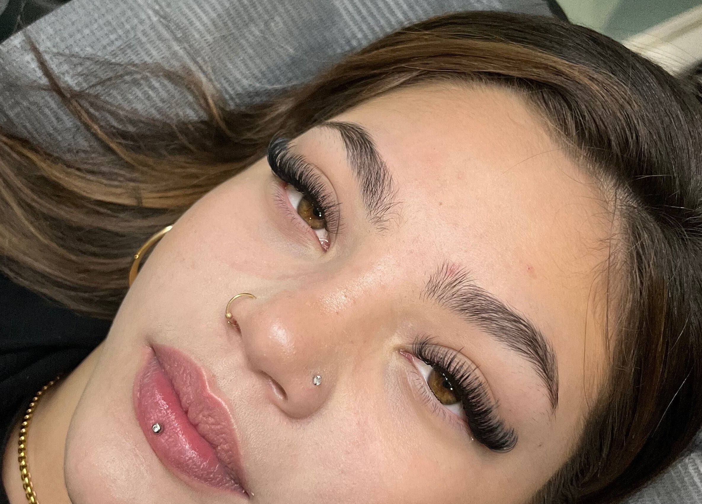 Close-up of expertly applied lashes at Lo’s Lashes, Oshawa, Ontario, CA, showcasing detailed beauty work.