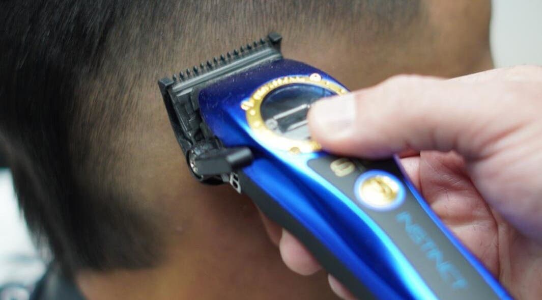 Técnica de corte en Emilio Barber, Humacao, Humacao, PR.