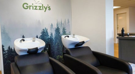 Grizzly's Male Hair Salon Billingshurst, bilde 3