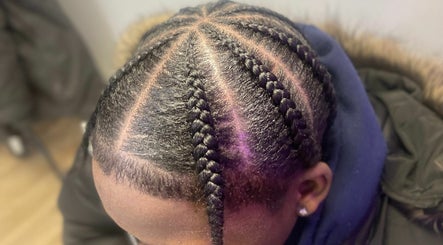 Signature Locs Salon HFX imagem 3