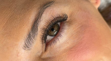 Lashes and Brows by Nico afbeelding 3