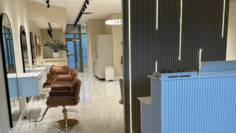 Xtended Hair and Beauty Salon, bild 1