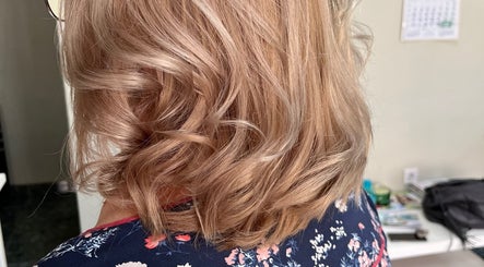 Фризьорски салон Mitko Kunev Hair Stylist image 3