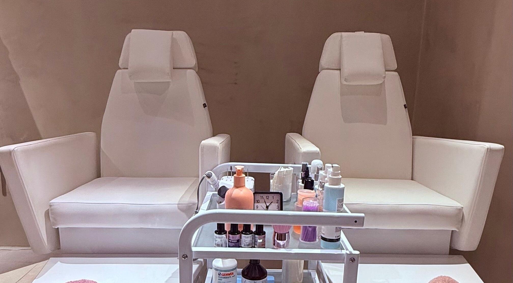 Elegant spa chairs and treatment cart at Bombshell Beauty Malta in Tas-Sliema, MT for relaxing beauty services.