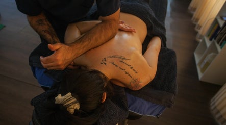 Healer Massage billede 2