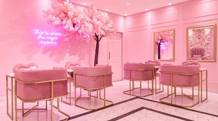Elegant pink salon interior at BOA Beauty Bar Westlake, Cape Town, Western Cape, ZA, exuding luxury and comfort.