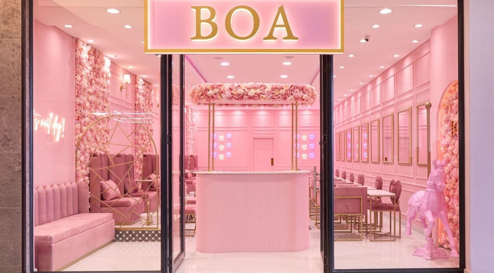 Elegant pink floral decor of BOA Beauty Bar Mushroom Farm in Midrand, Gauteng, ZA.
