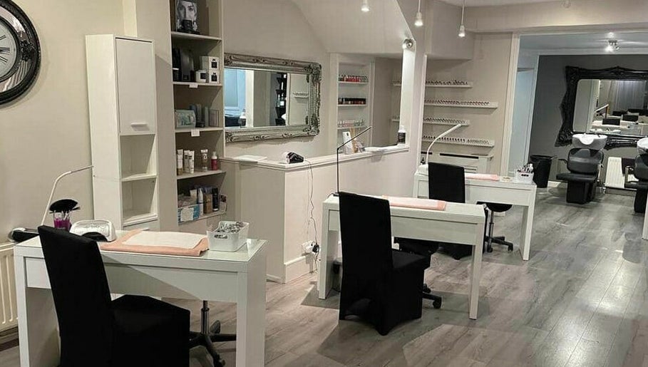 Carina At The Harrogate Hair and Beauty Clinic – kuva 1