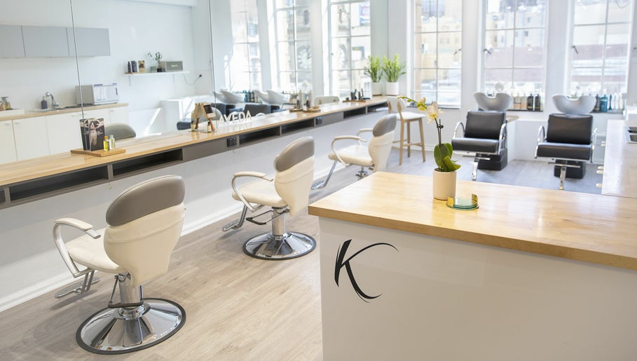 Kerri Gravina Salon image 1