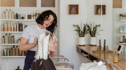 Kerri Gravina Salon image 2