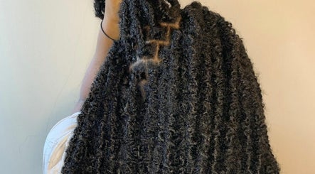 D - Luxe Braids image 2