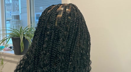 D - Luxe Braids image 3